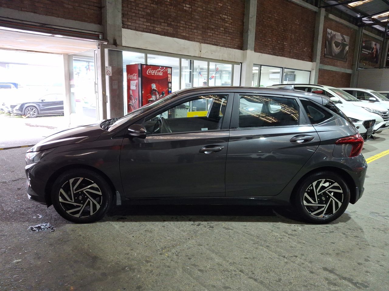 HYUNDAI - 4