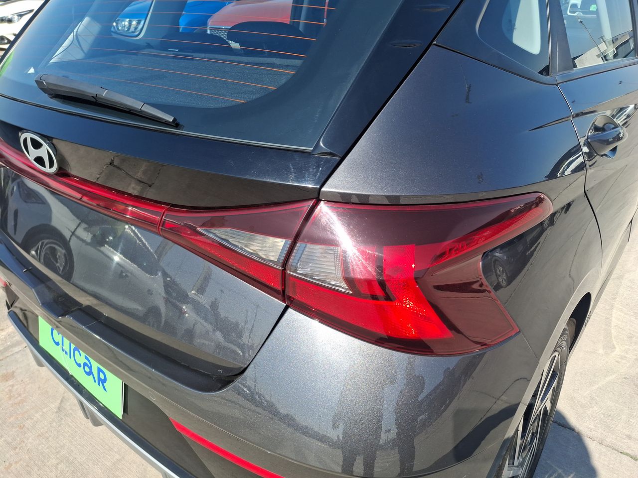 HYUNDAI - 20