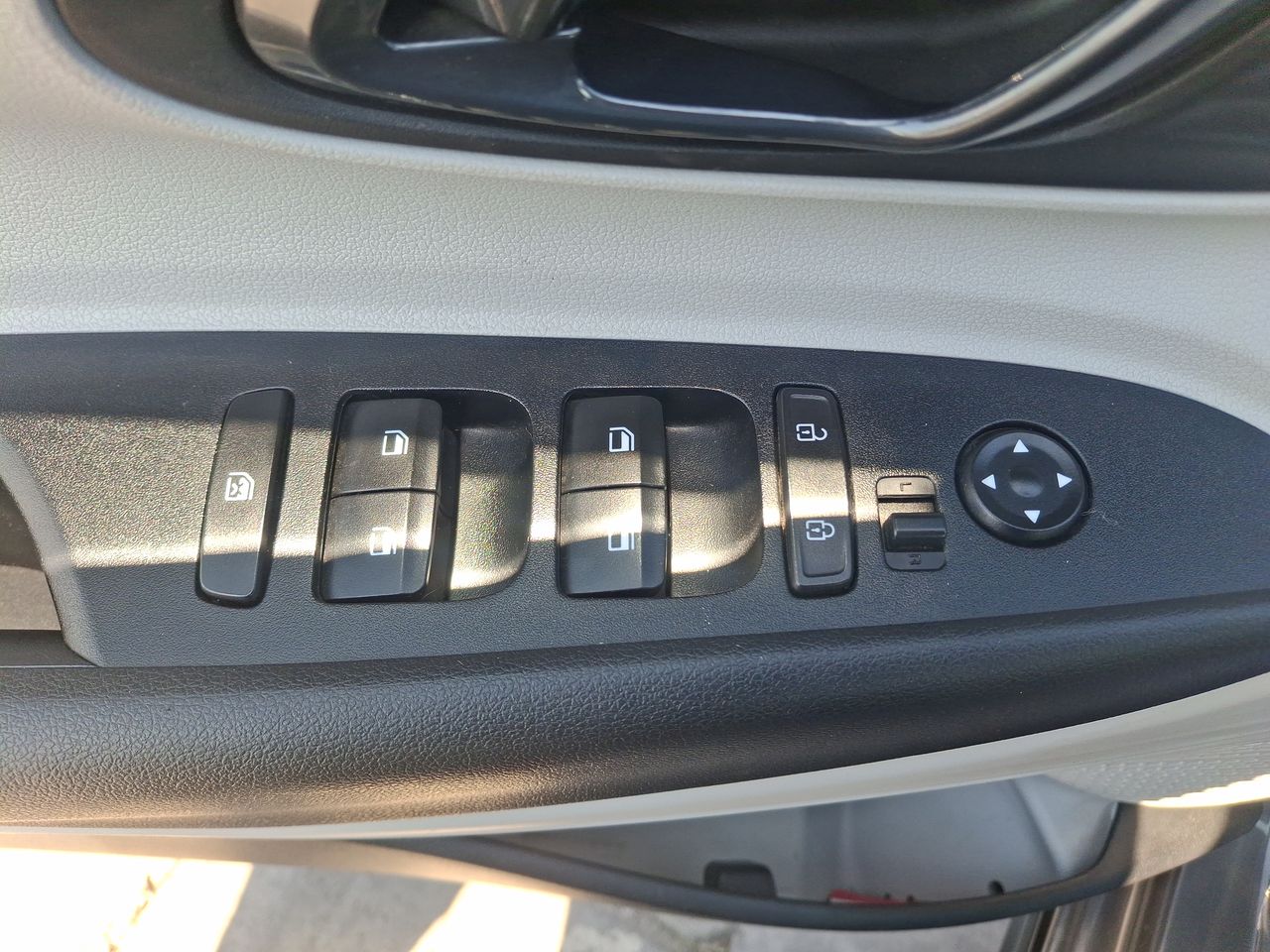 HYUNDAI - 22