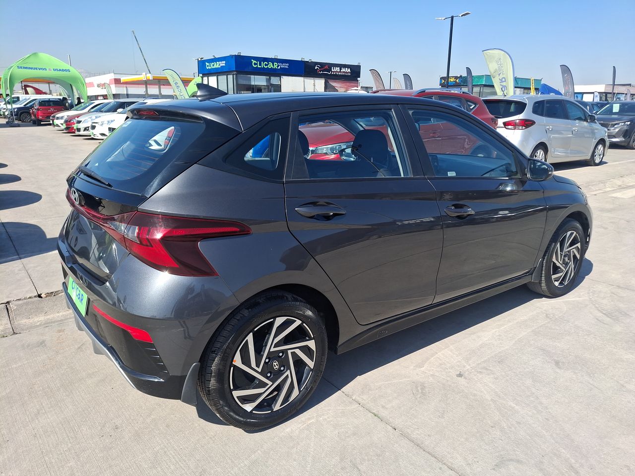 HYUNDAI - 7