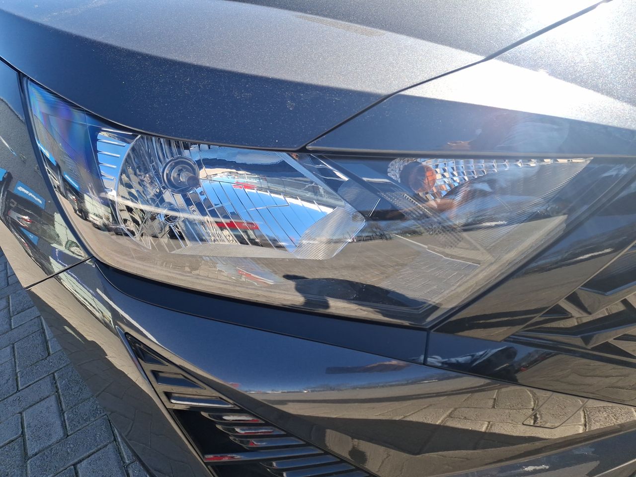 HYUNDAI - 18
