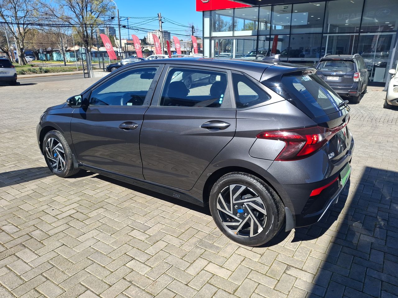 HYUNDAI - 4