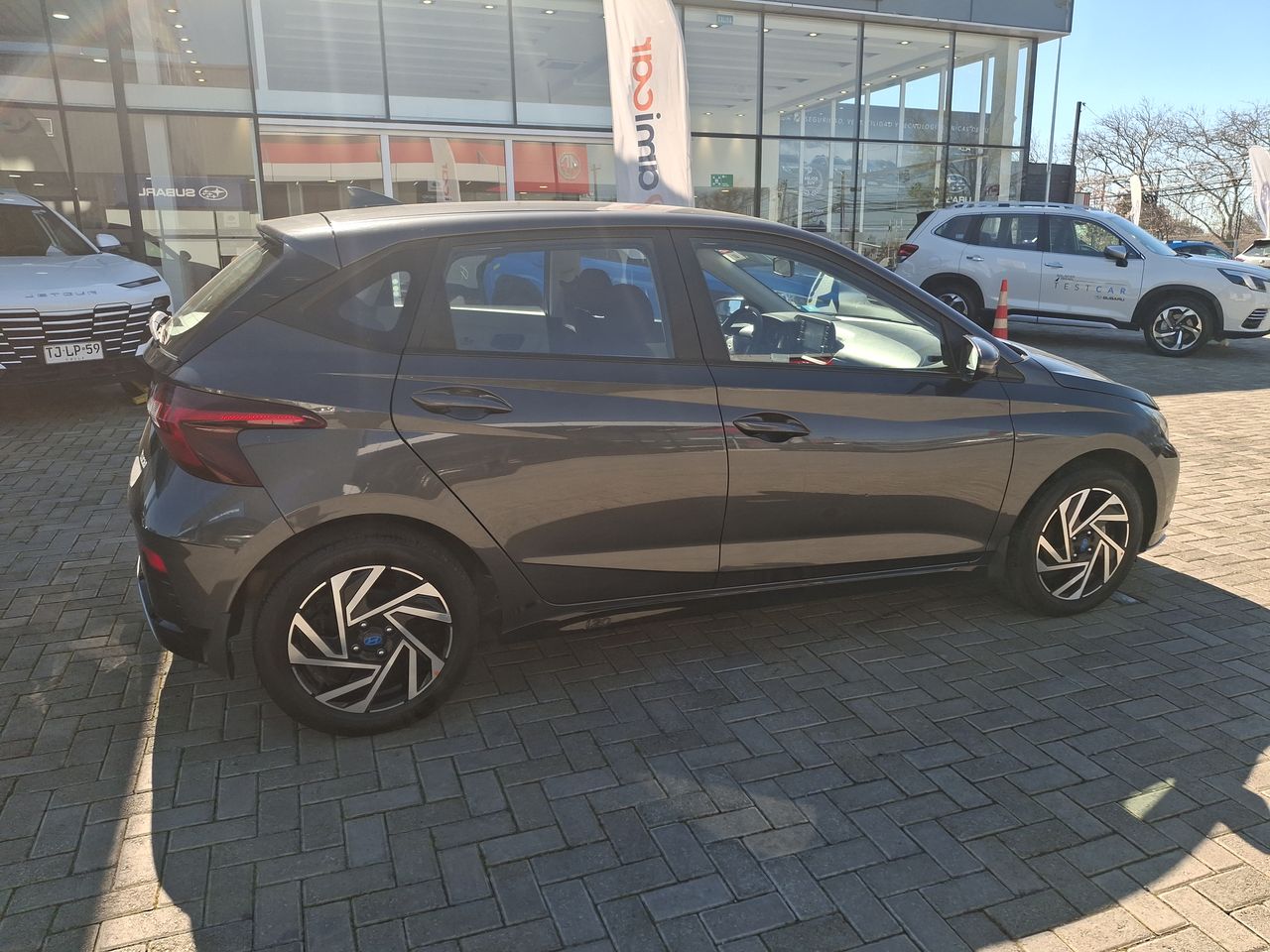 HYUNDAI - 7