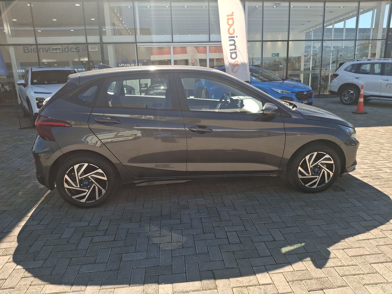 HYUNDAI - 8