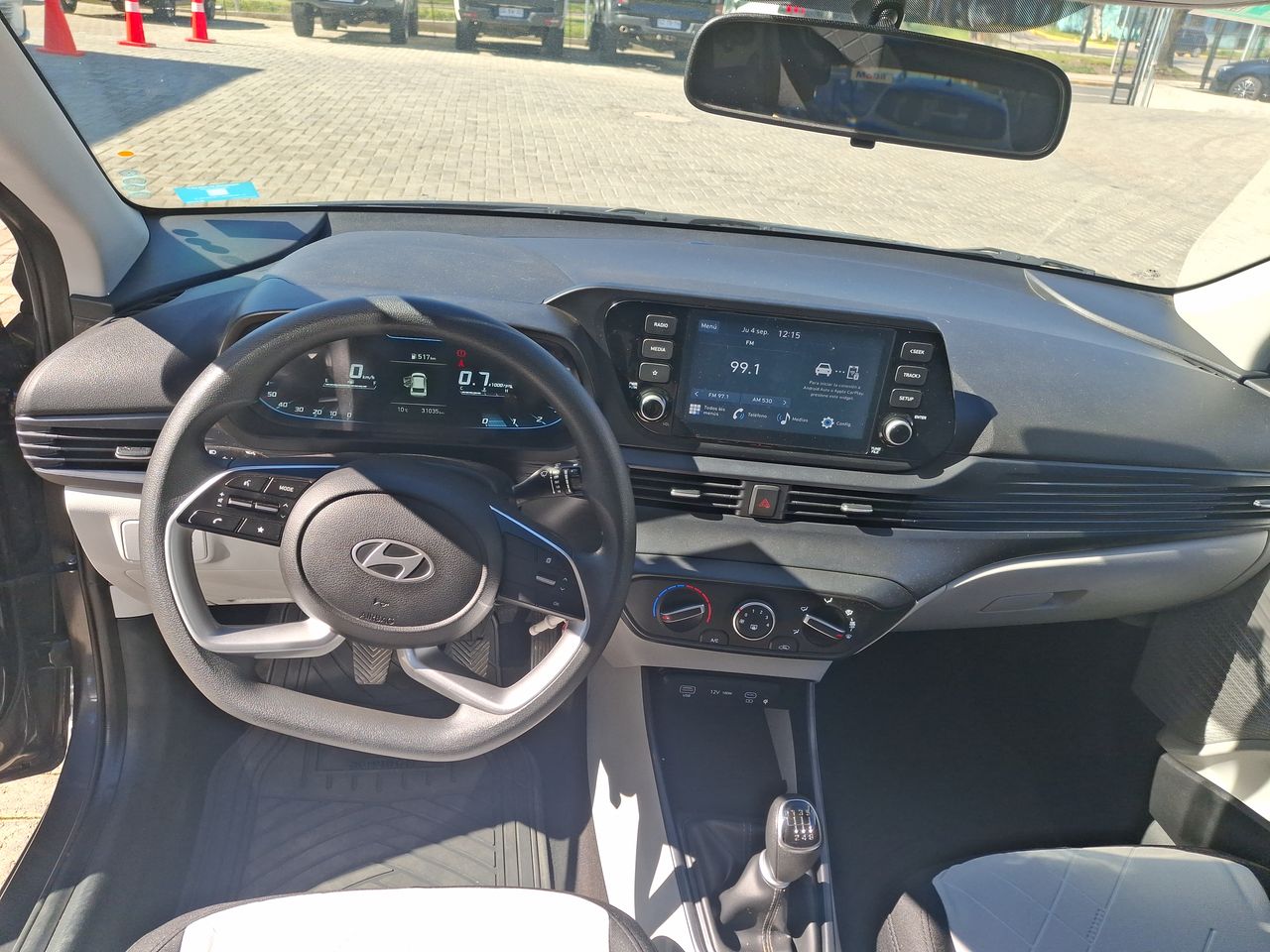 HYUNDAI - 12