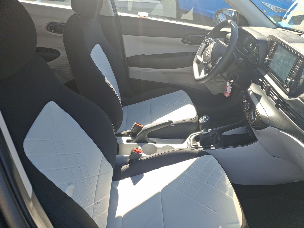 HYUNDAI - 15