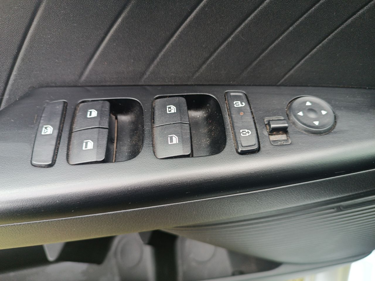 HYUNDAI - 23