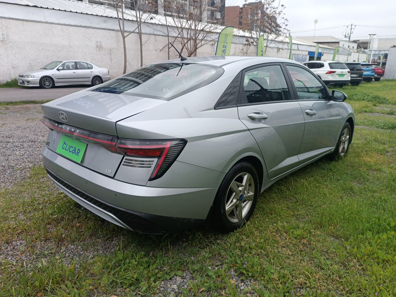 HYUNDAI - 7