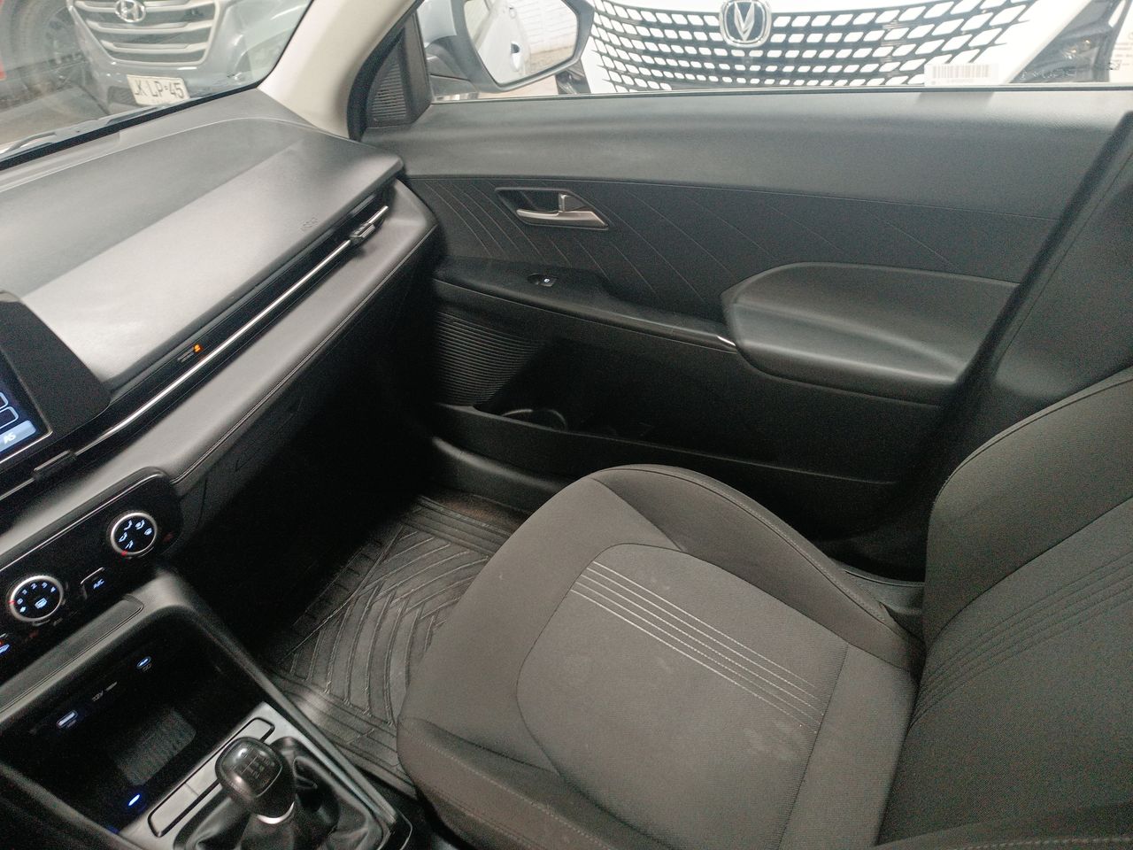 HYUNDAI - 10