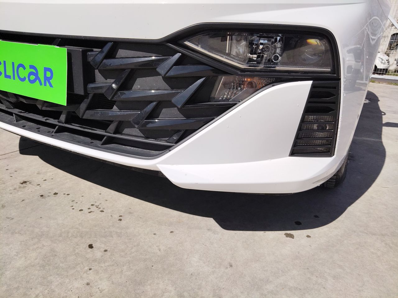 HYUNDAI - 20