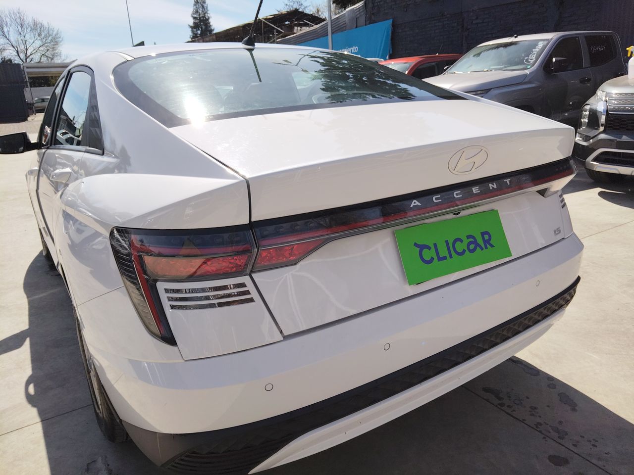 HYUNDAI - 21