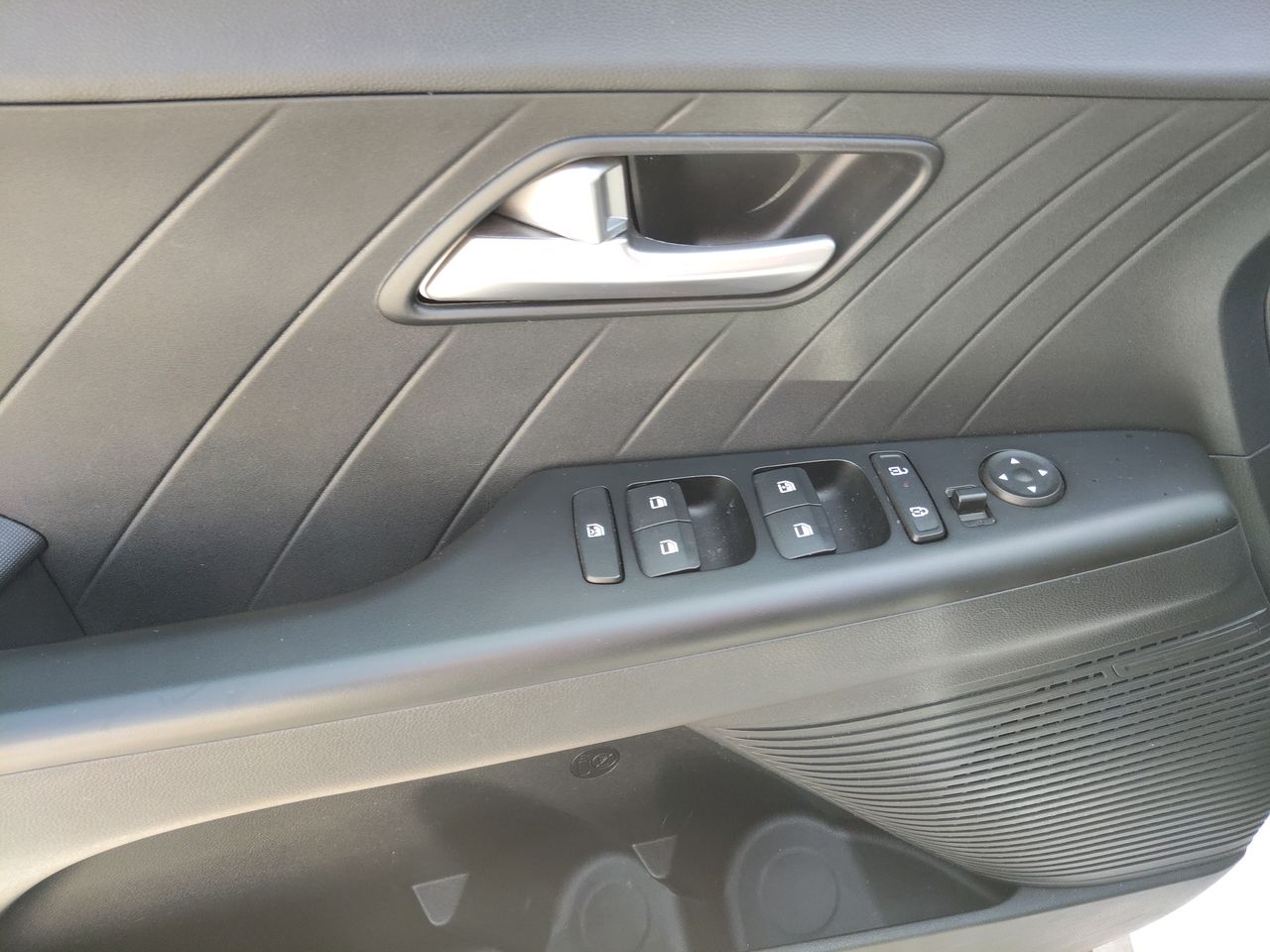 HYUNDAI - 23
