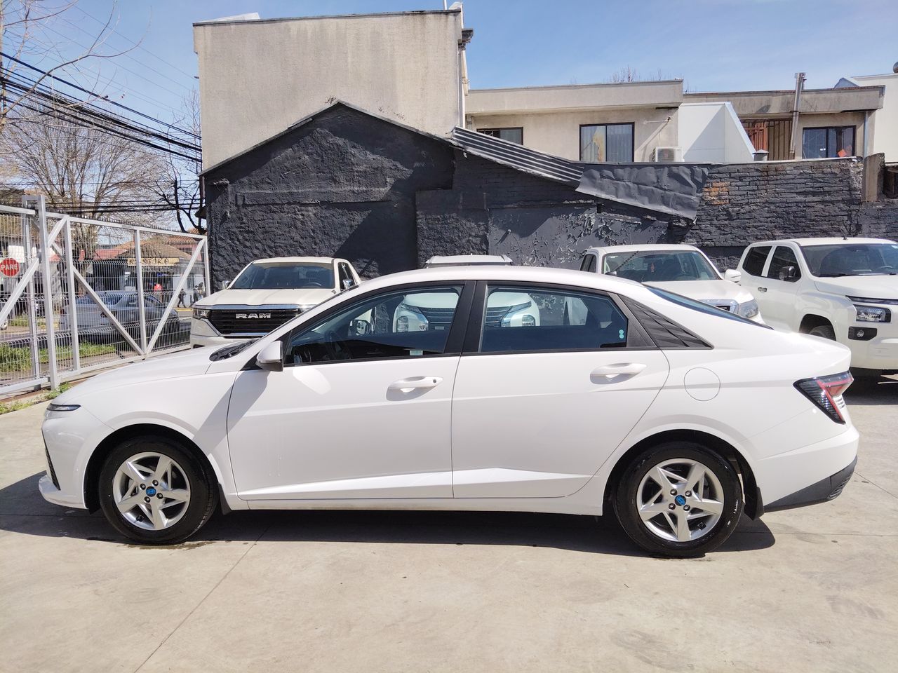 HYUNDAI - 4