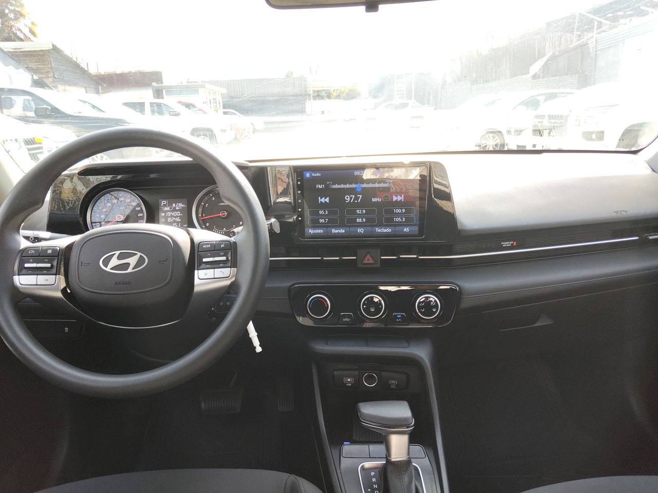 HYUNDAI - 9