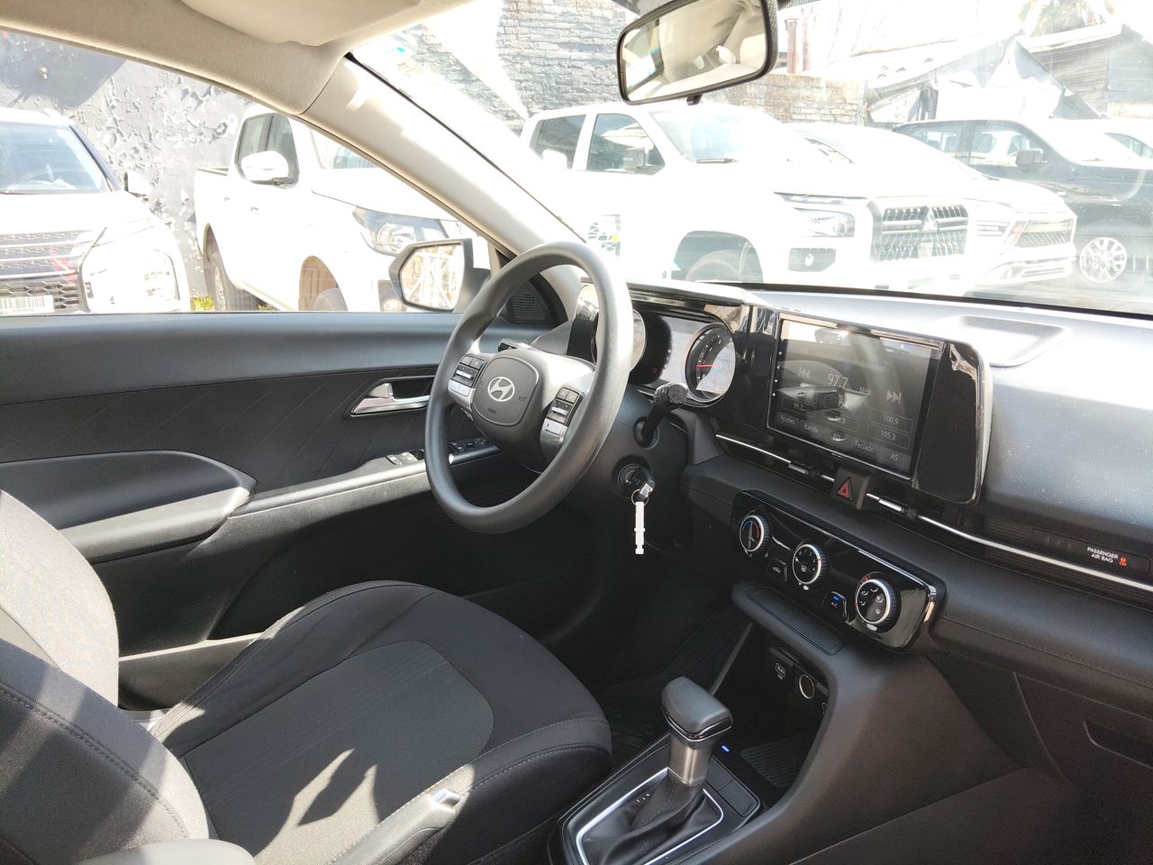 HYUNDAI - 16