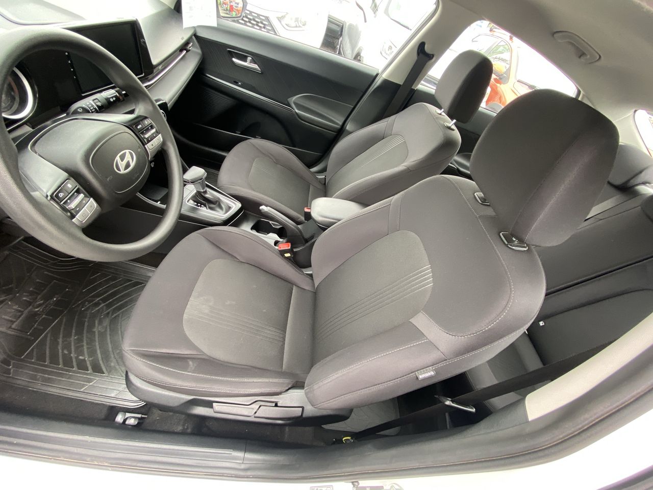 HYUNDAI - 24