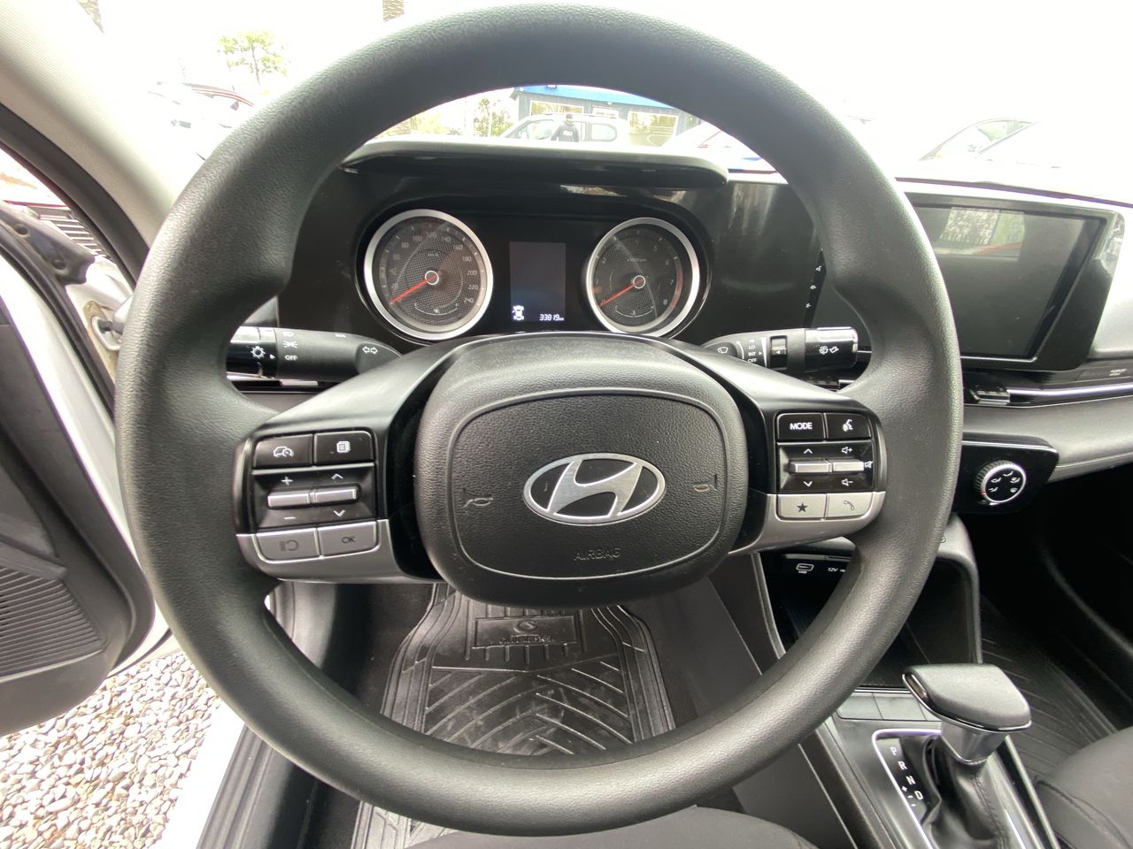 HYUNDAI - 25