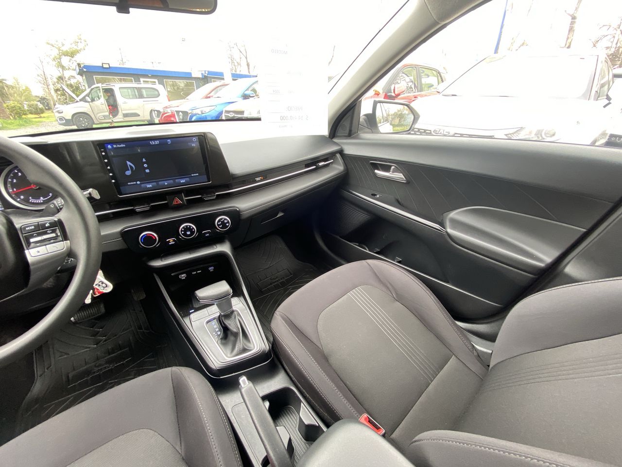 HYUNDAI - 10