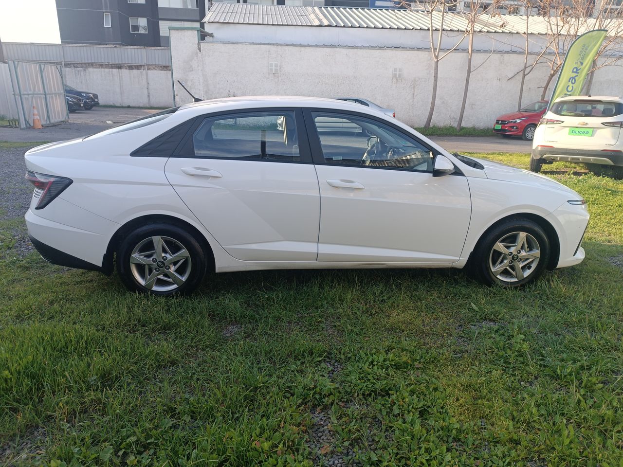 HYUNDAI - 8