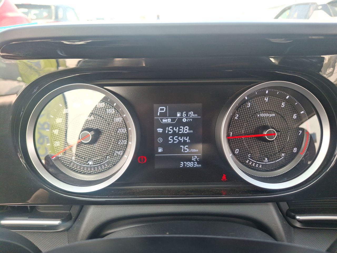 HYUNDAI - 25
