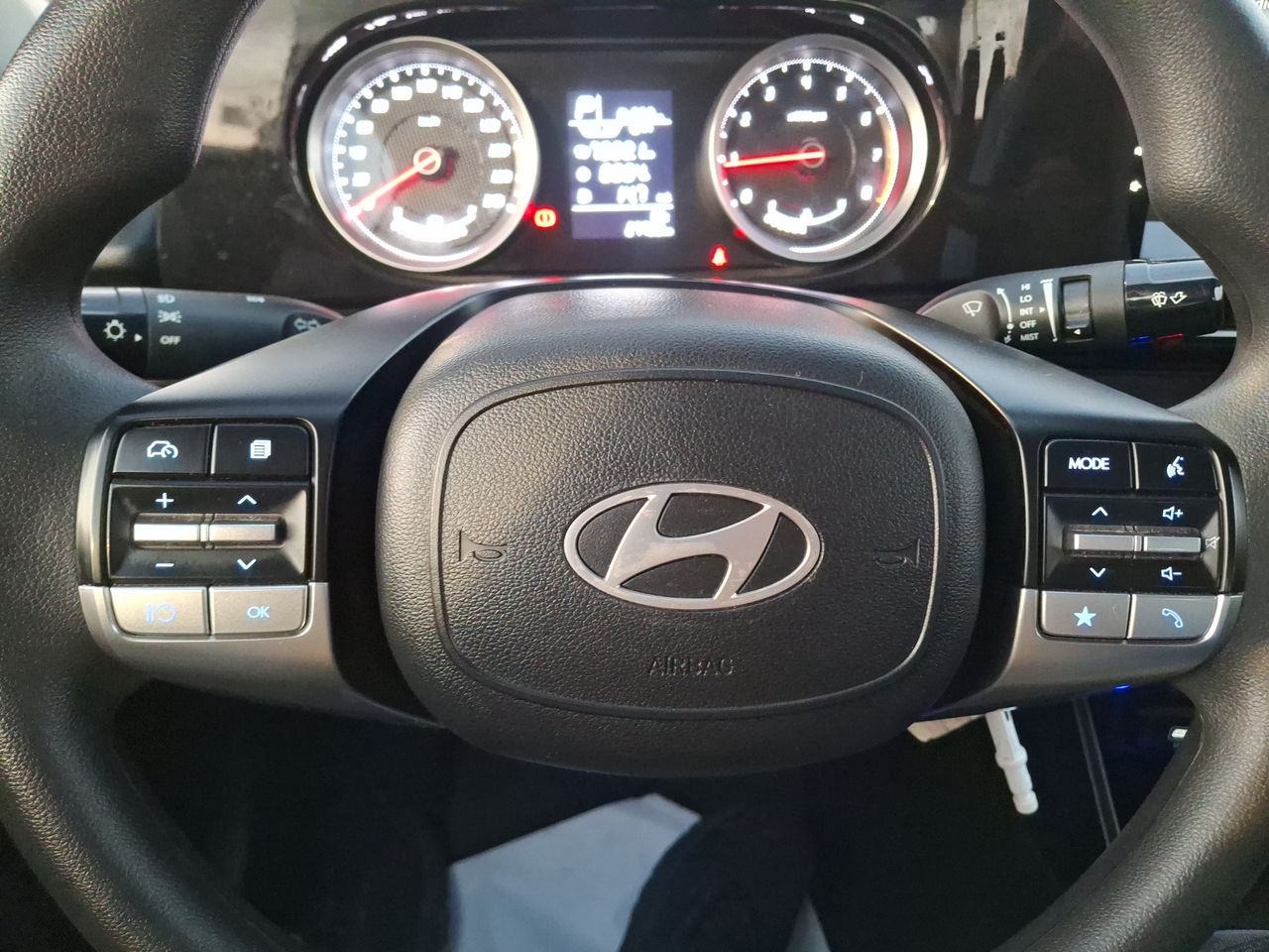 HYUNDAI - 24