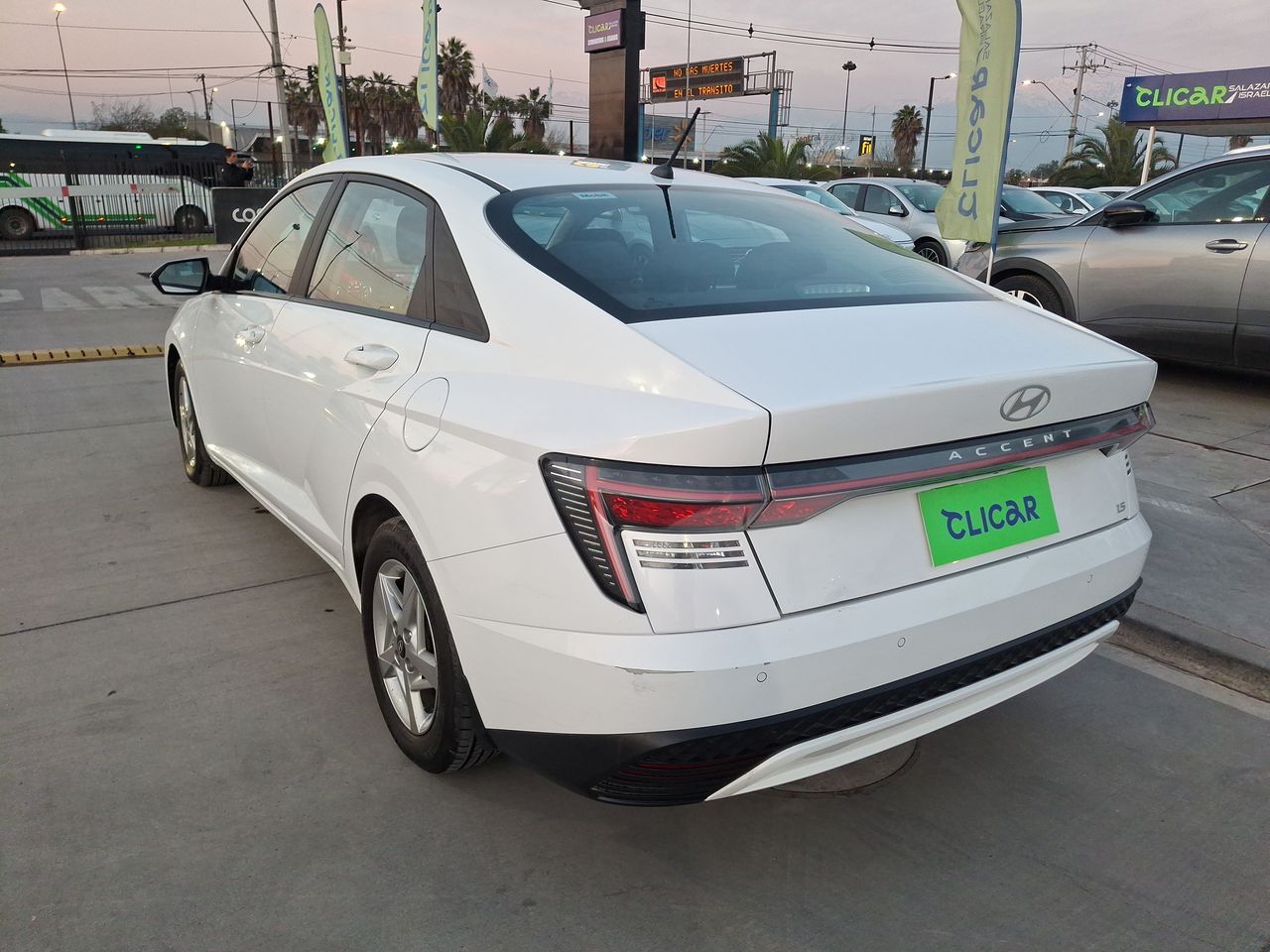 HYUNDAI - 5