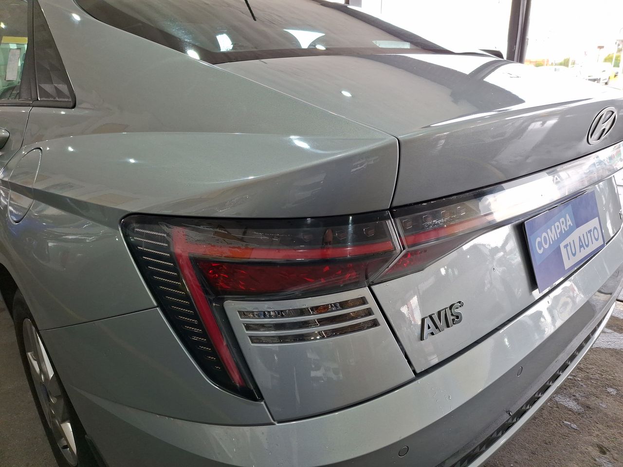 HYUNDAI - 20
