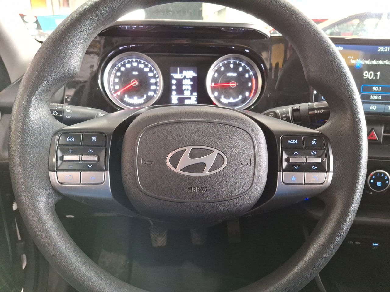 HYUNDAI - 25