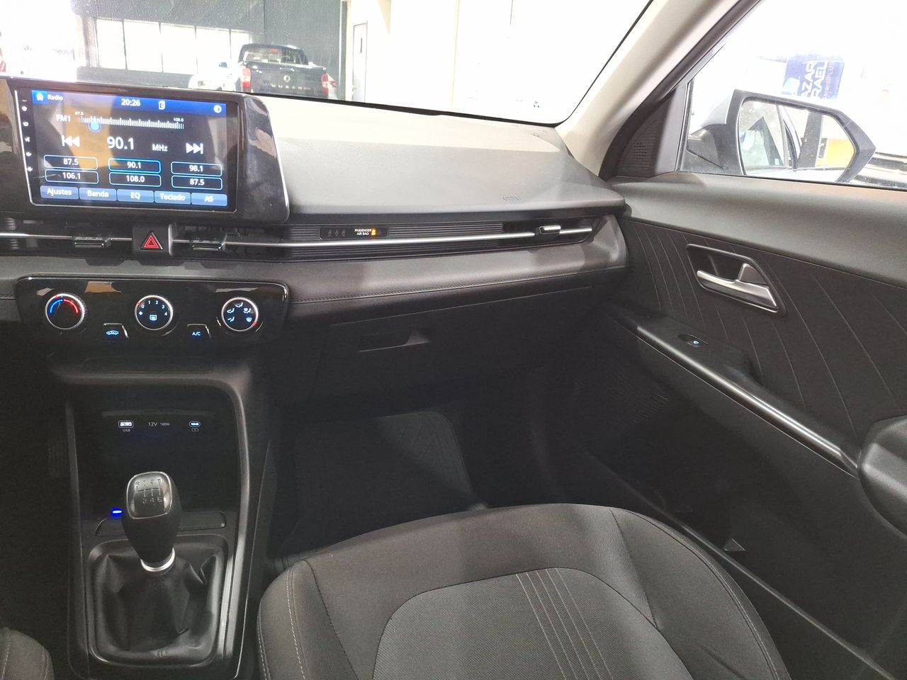 HYUNDAI - 10