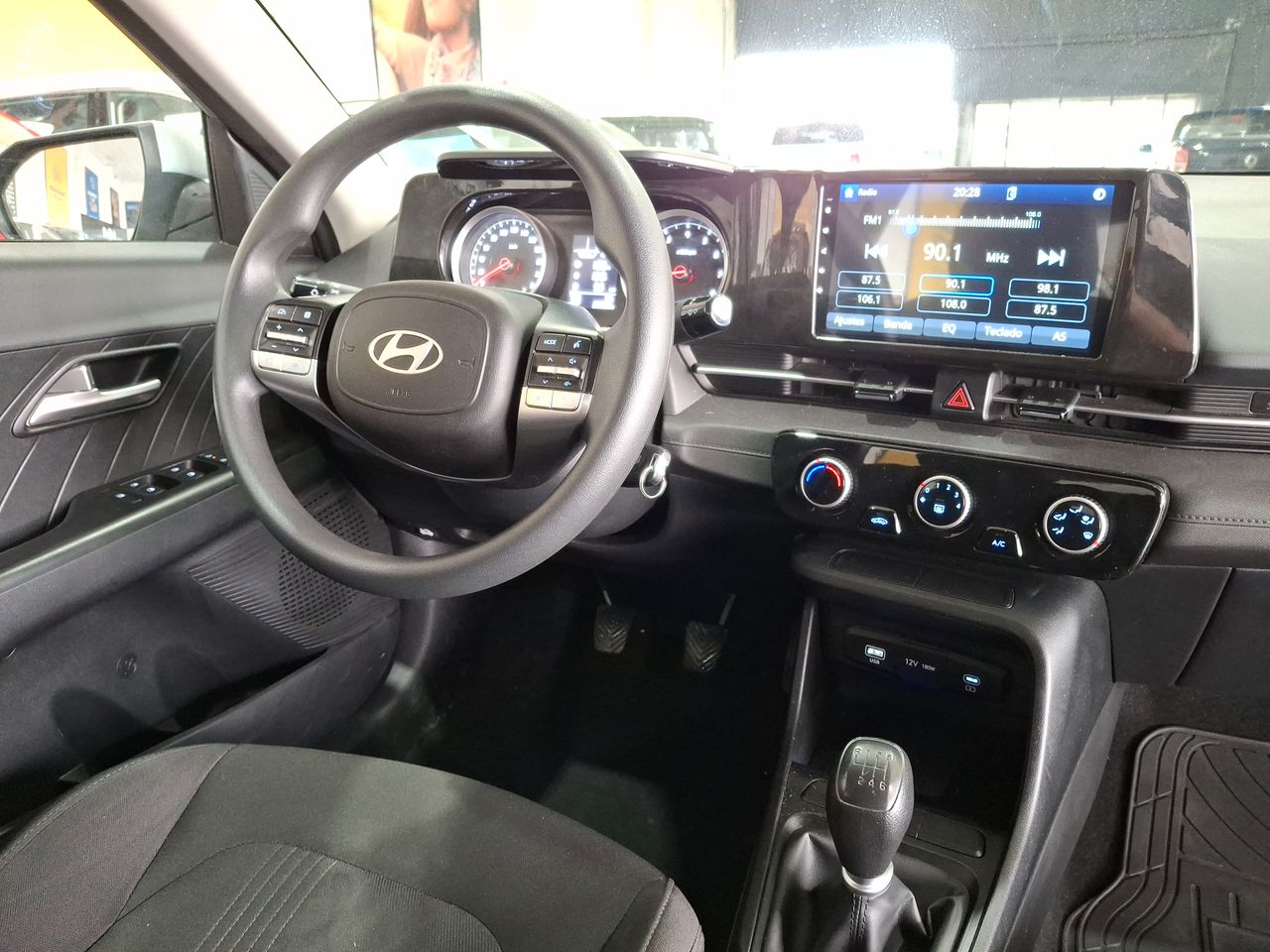 HYUNDAI - 16