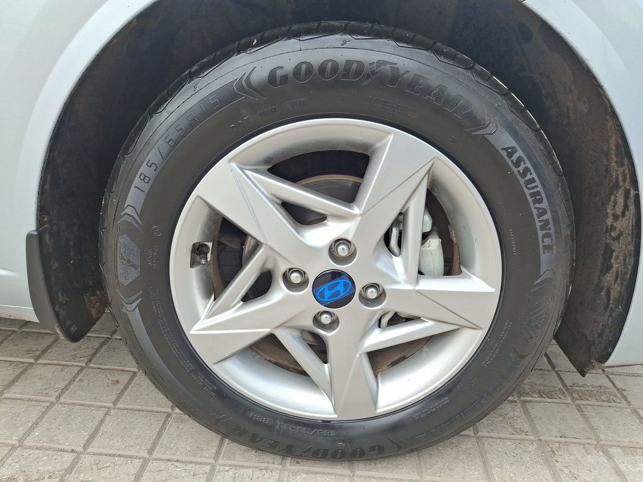 HYUNDAI - 17