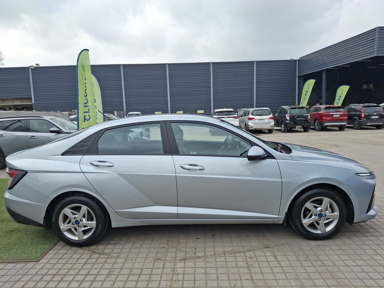 HYUNDAI - 8