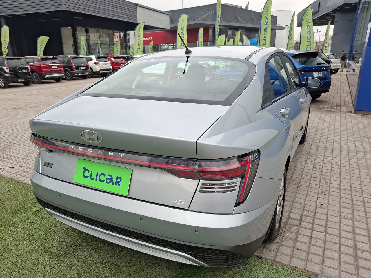 HYUNDAI - 7