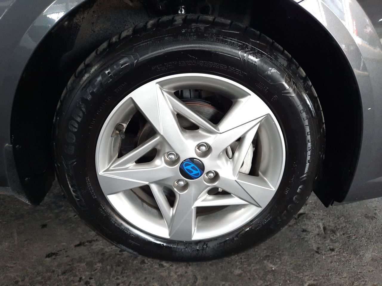 HYUNDAI - 17