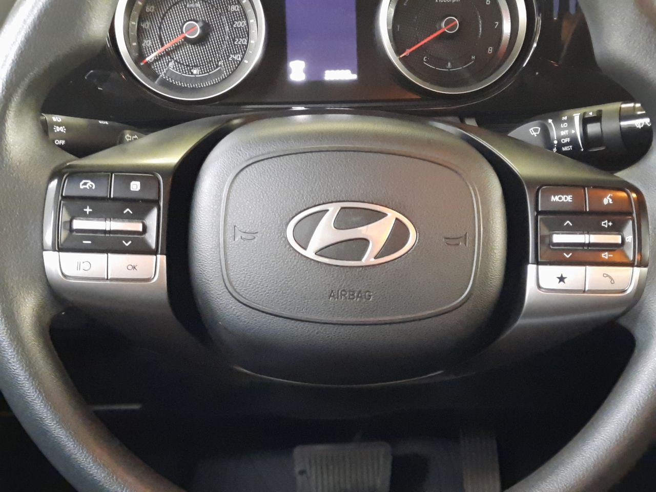 HYUNDAI - 27