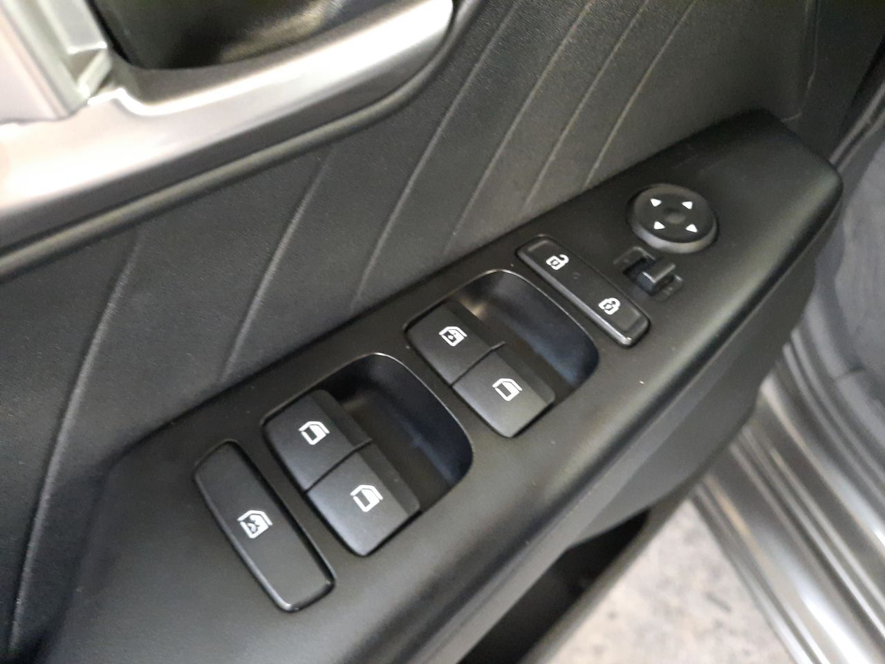 HYUNDAI - 23