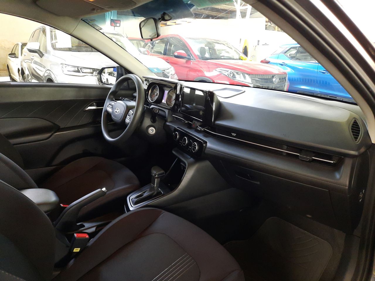 HYUNDAI - 16