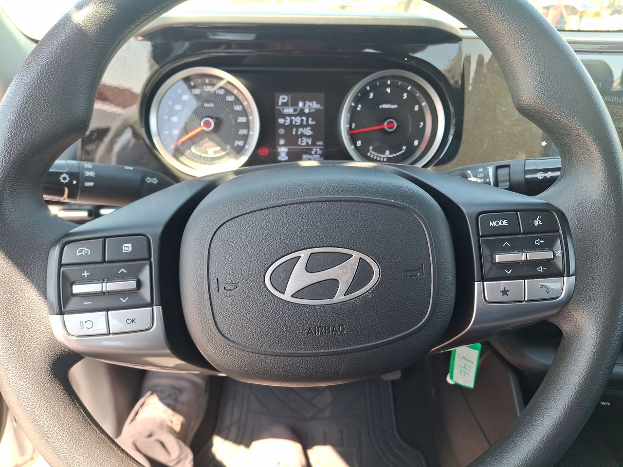 HYUNDAI - 23