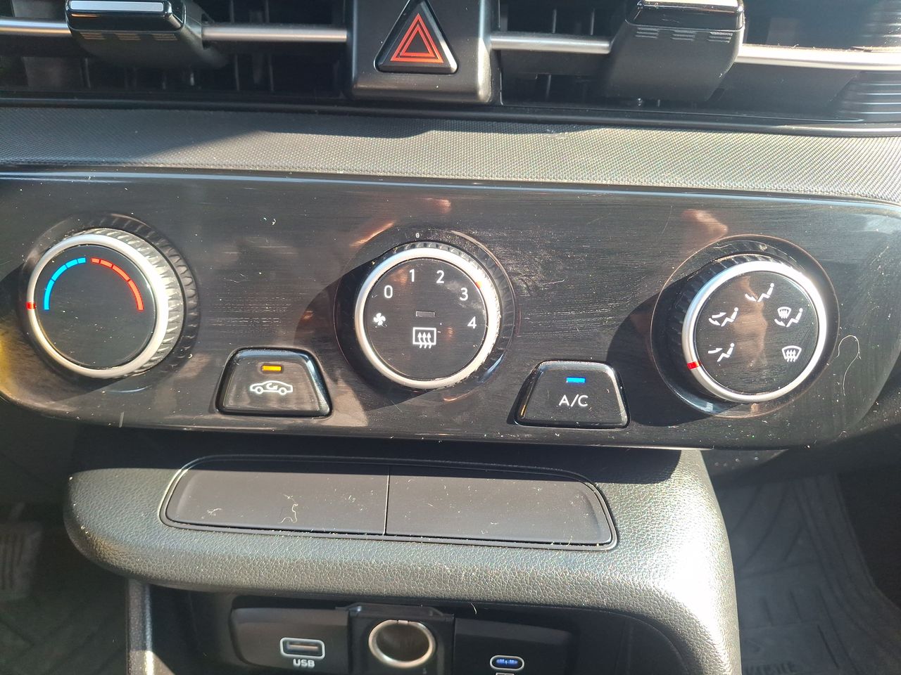 Hyundai Accent — foto 19 de 21