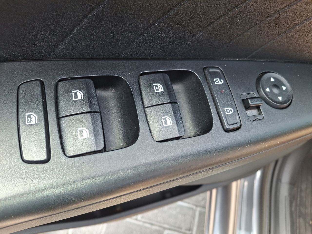 HYUNDAI - 22