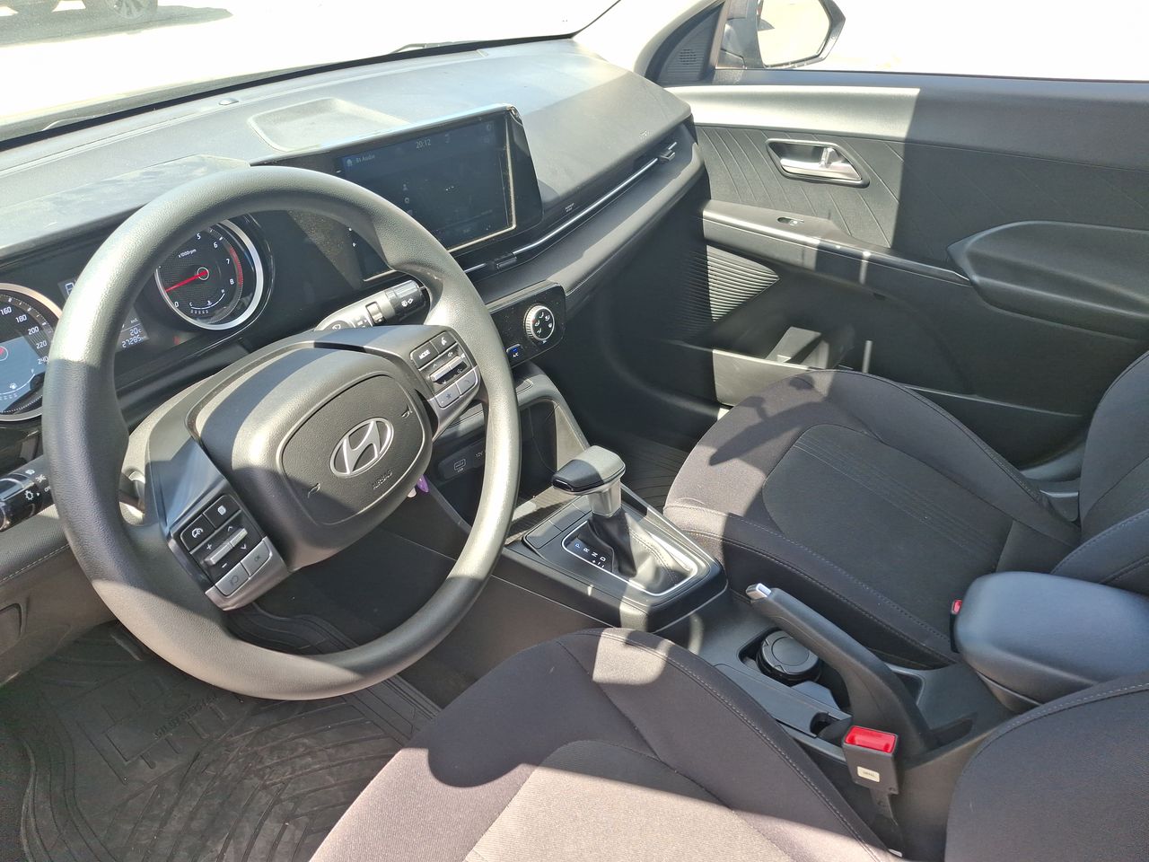 HYUNDAI - 16
