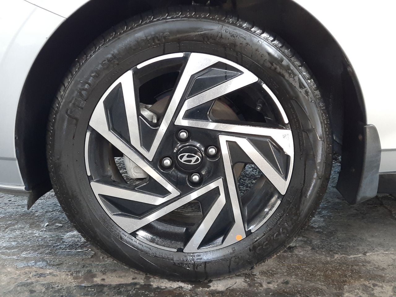 HYUNDAI - 17