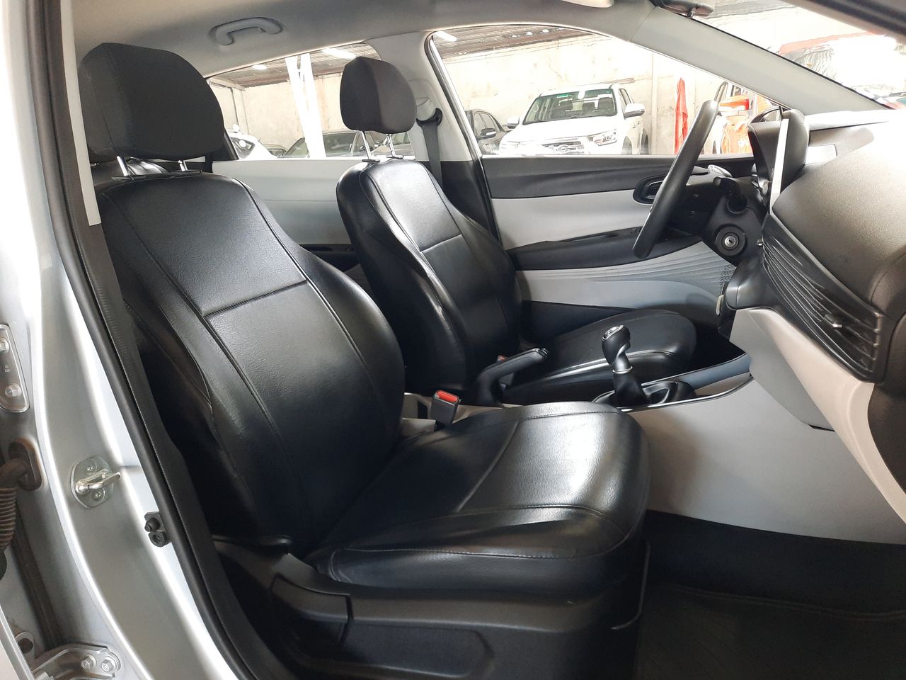 HYUNDAI - 33