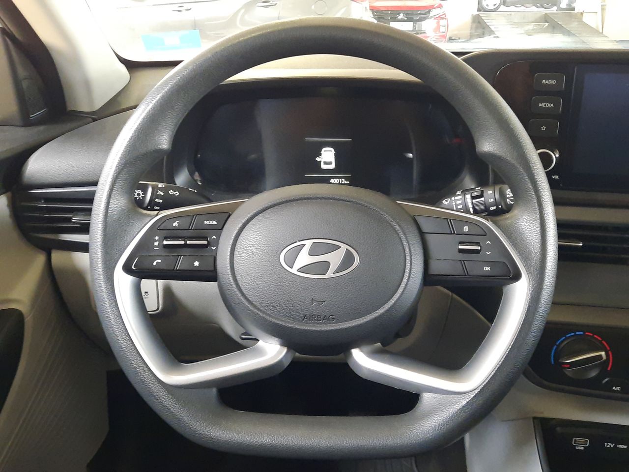 HYUNDAI - 25