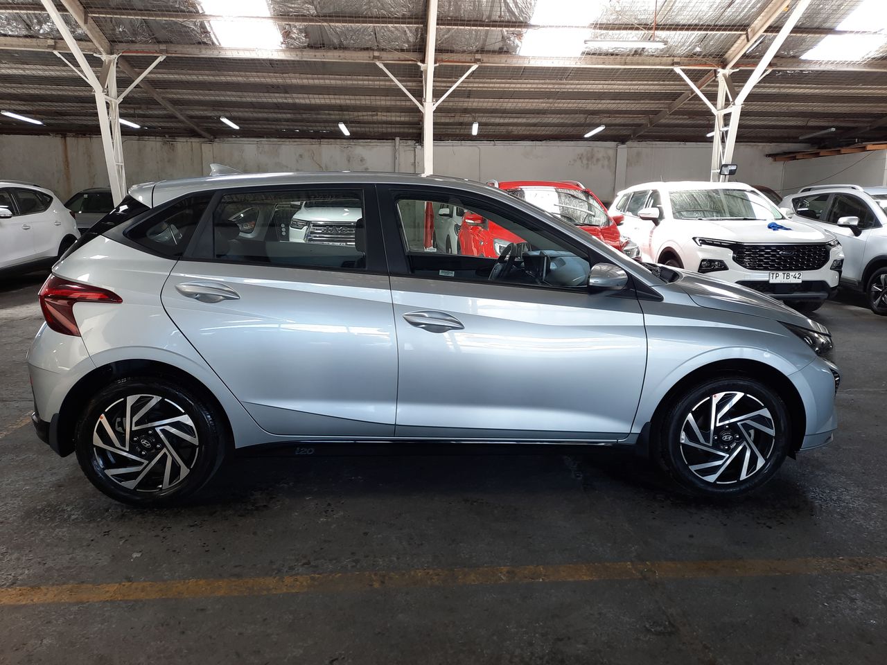 HYUNDAI - 8