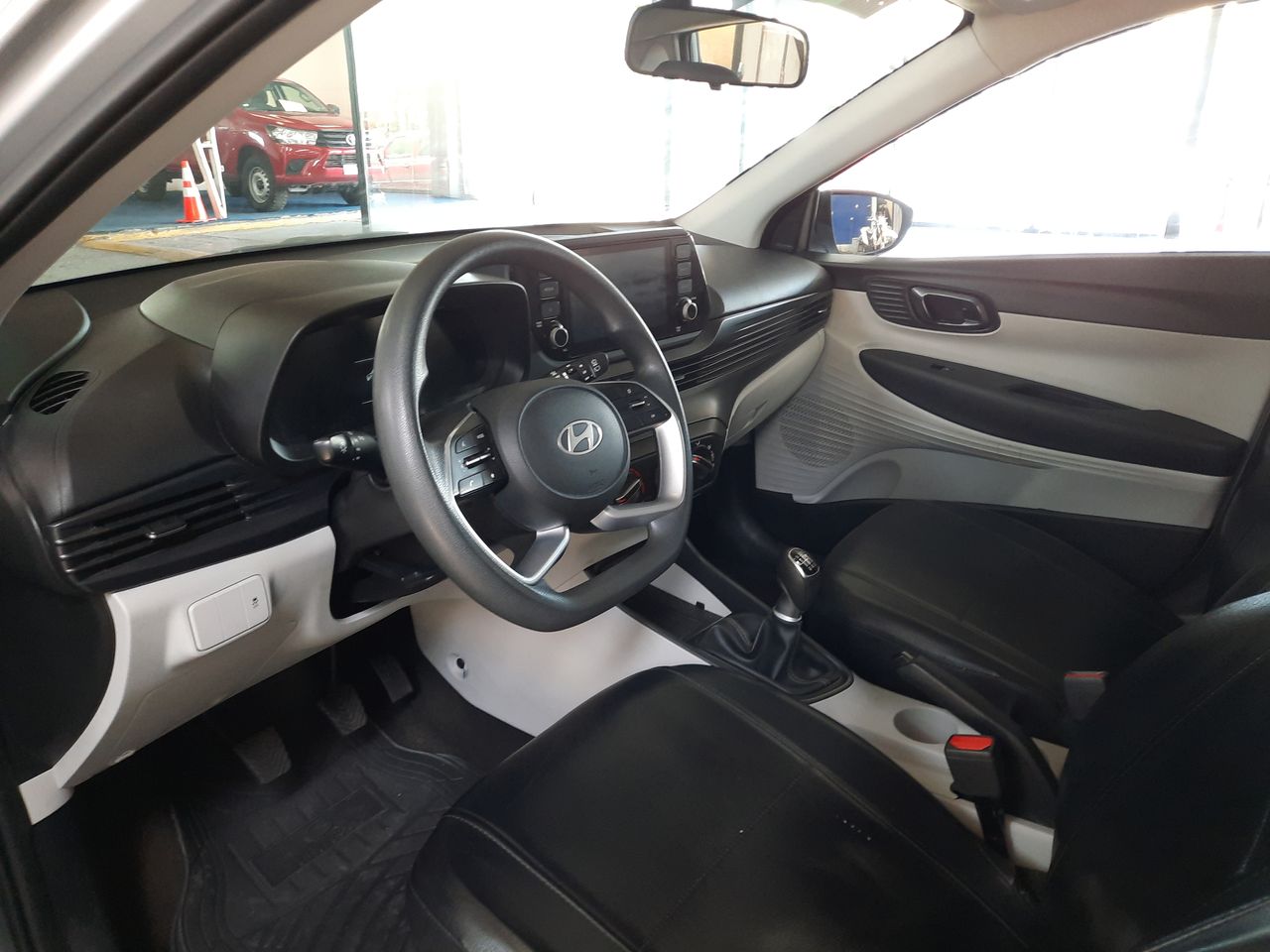 HYUNDAI - 10