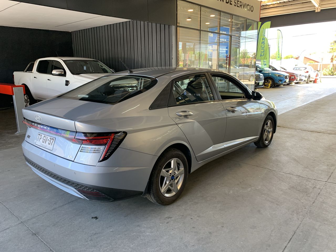 HYUNDAI - 2