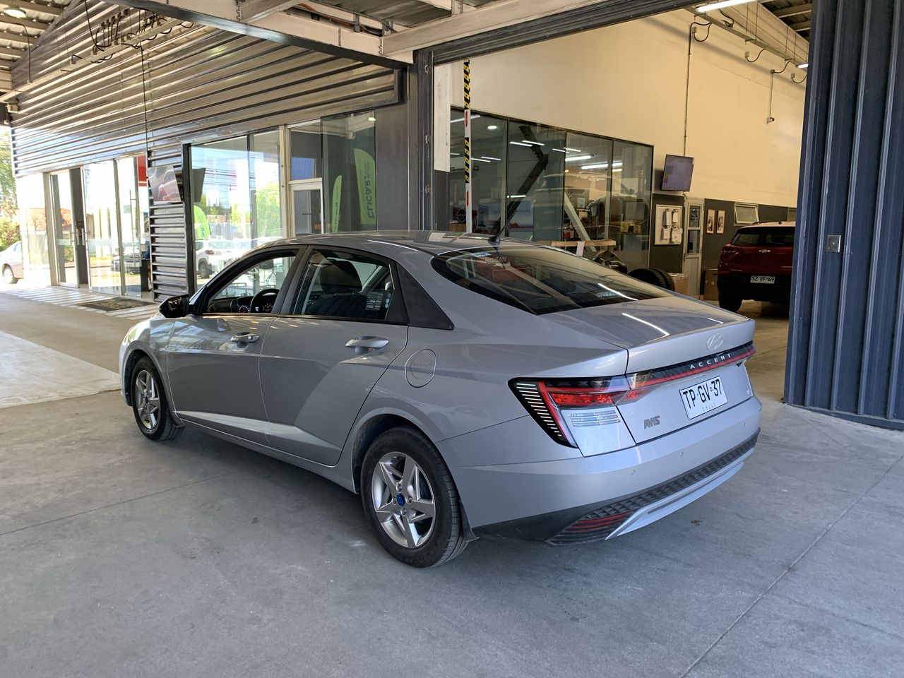 HYUNDAI - 7