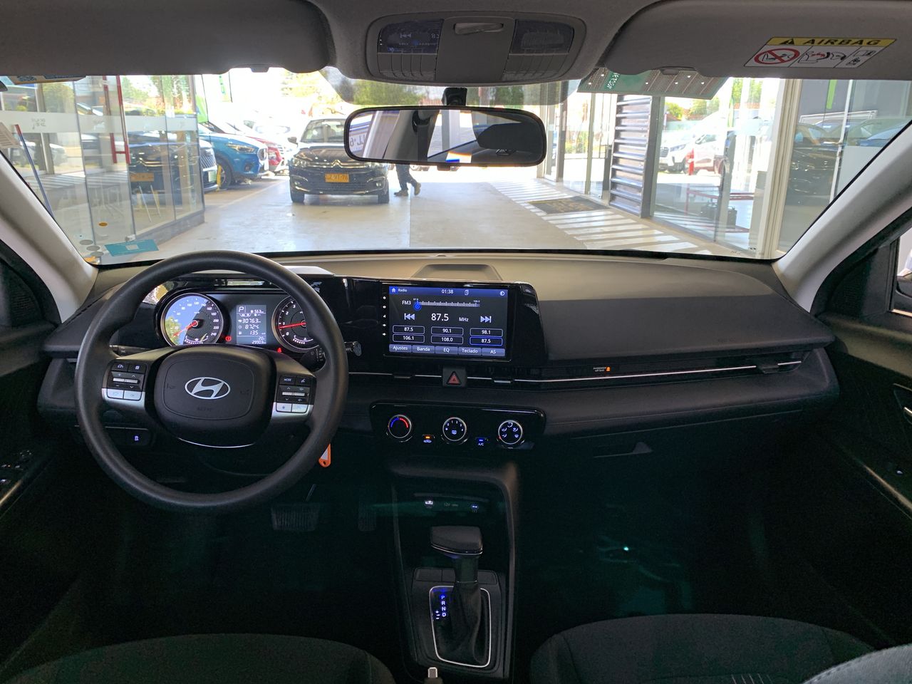 HYUNDAI - 16