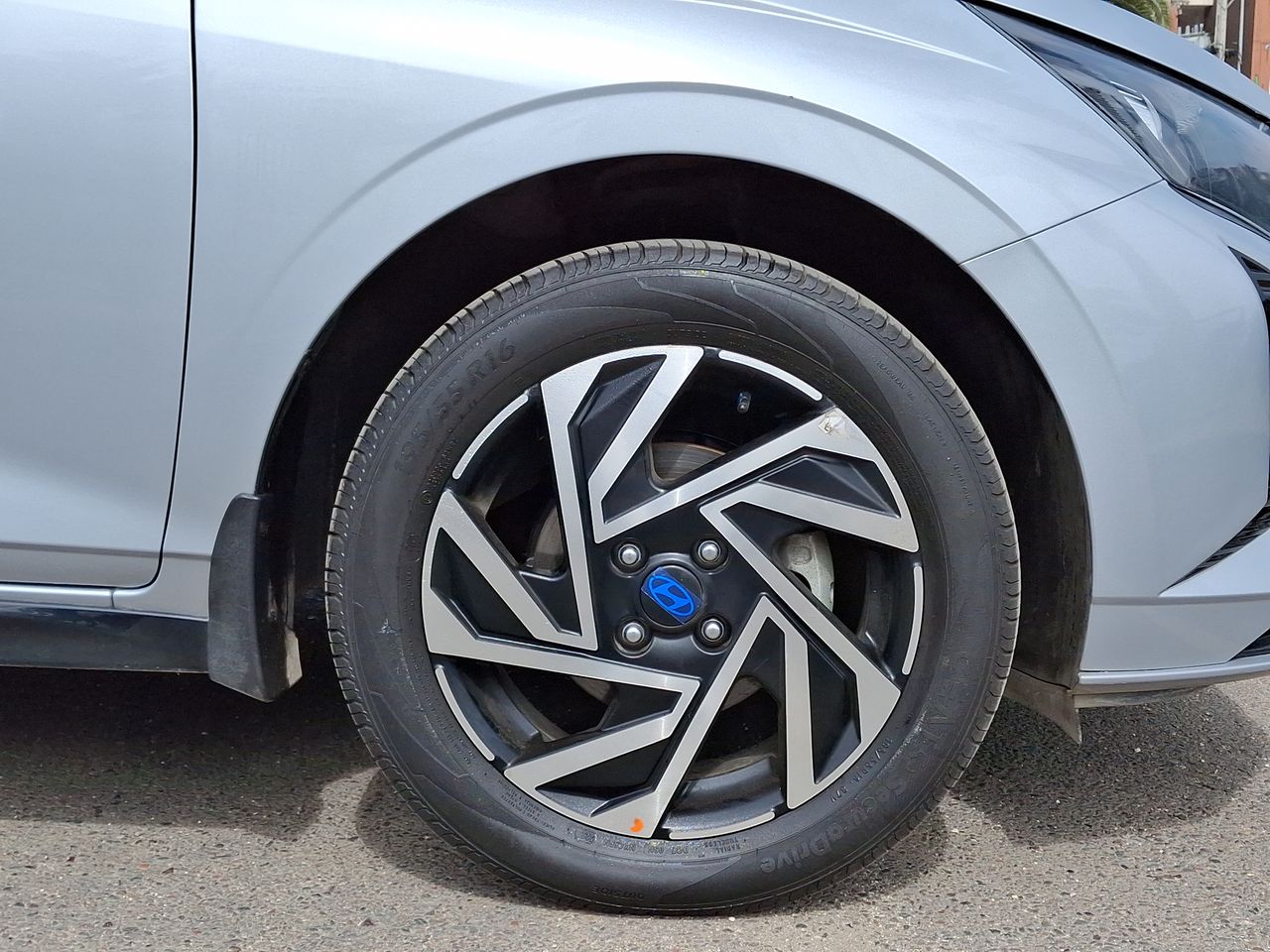 HYUNDAI - 17